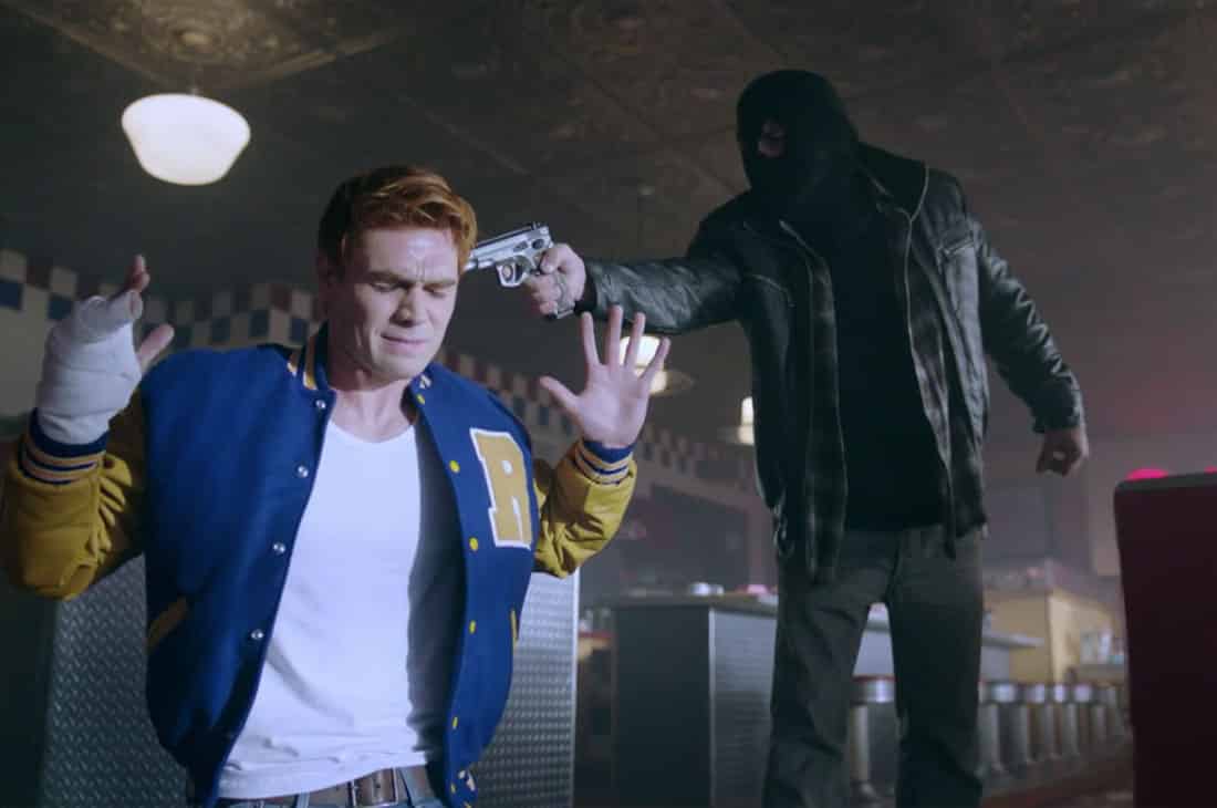 Tajomný vrah Black Hood a Archie