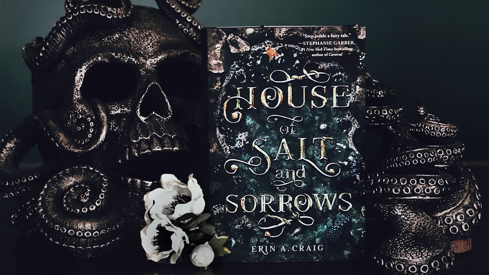 Дом соли. House of Salt and Sorrows. House of Salt and Sorrows Erin Craig. The House of Salt and Sorrow Art. House of Salt and Sorrows Кассиус и Аннали.