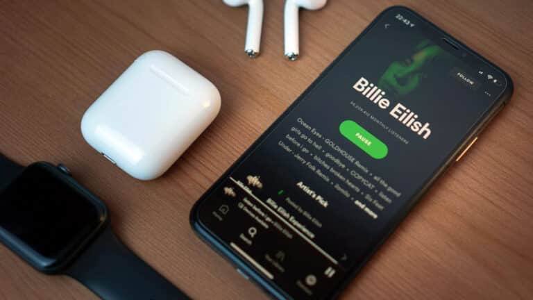 Spotify na mobile (foto: Cezar Sampaio @unsplash.com)