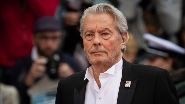 zomrel alain delon